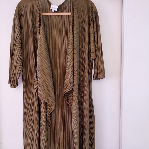 Lularoe Olive Shirley